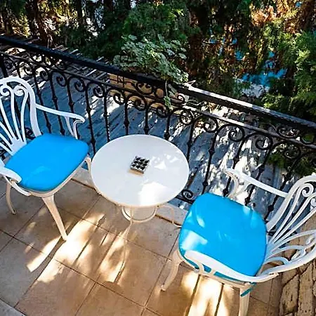 Private Hotel
